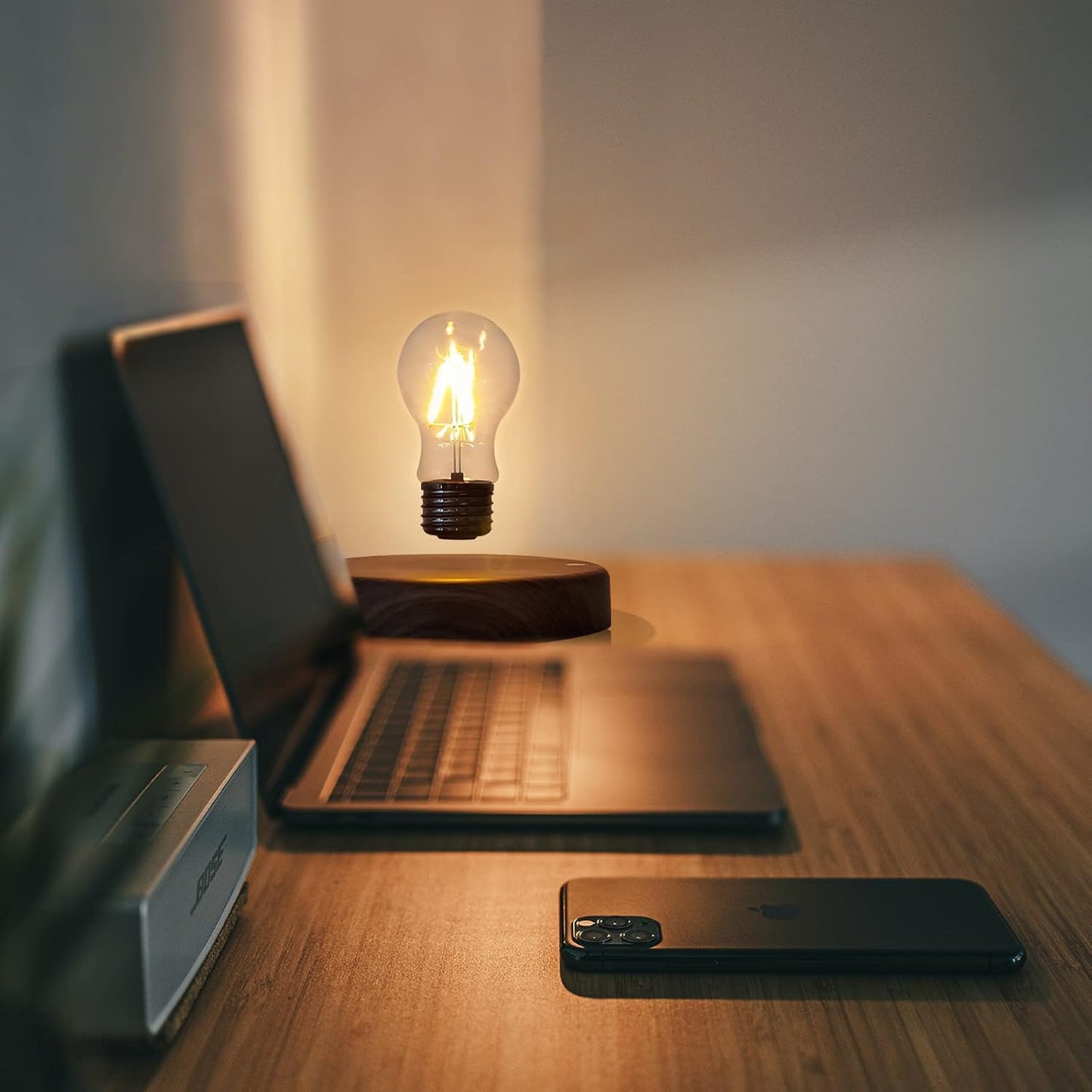 Levitating Bulb Lamp Magnetic Floating LED Light Desk Lamp Table lamp Night Light, 360 Degree Automatic Rotating Light for Unique Gifts Room Home Office Decor